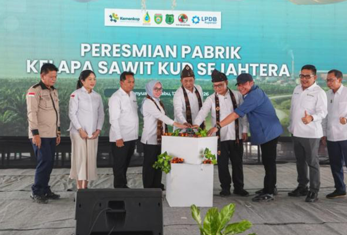 Menkop Resmikan Pabrik Sawit KUD Sejahtera, Dorong Koperasi Perkuat Hilirisasi dan Kesejahteraan Petani